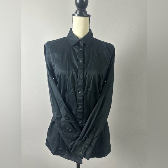 Black Banana Republic Women’s Tailored Fit button up - Picture 2 of 8